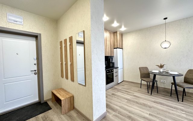 Evkalipt s Dizaynerskim Remontom v Sovremennom Rayone Apartments