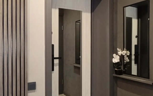 Siniy Aktsent Flat
