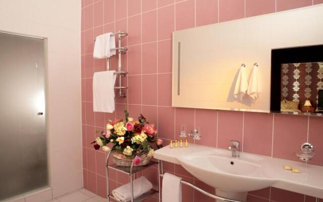 Kristall Hotel