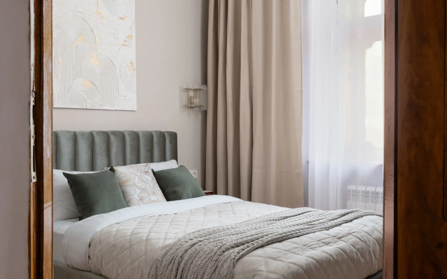 Квартира GM Apartments Новая и тихая Трехкомнатная на Тверской