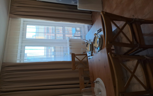 V Rybatskom Flat