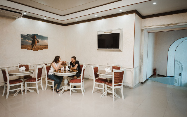Kurazh Hotel