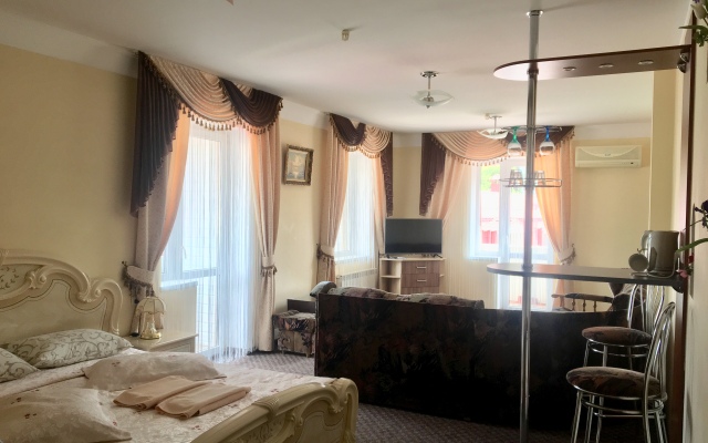 Yuzhnaya Noch' Mini-Hotel