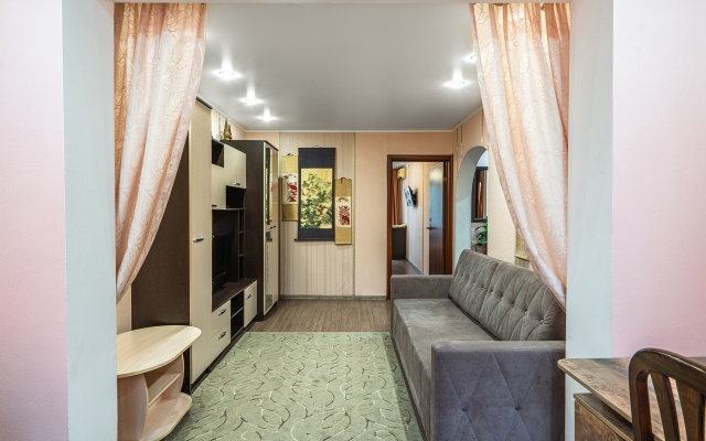 Uyutnaya Kvartira S Novym Remontom Apartments