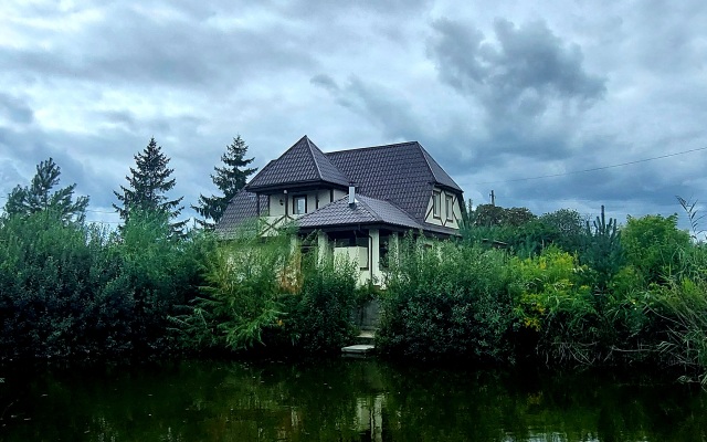 Na Beregu Ozera s Vmestimostu 18 Chelovek Private House.