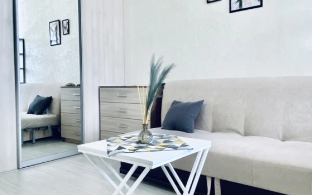 Уютная однокомнатная «Ромб» с видом на  лебединое озеро