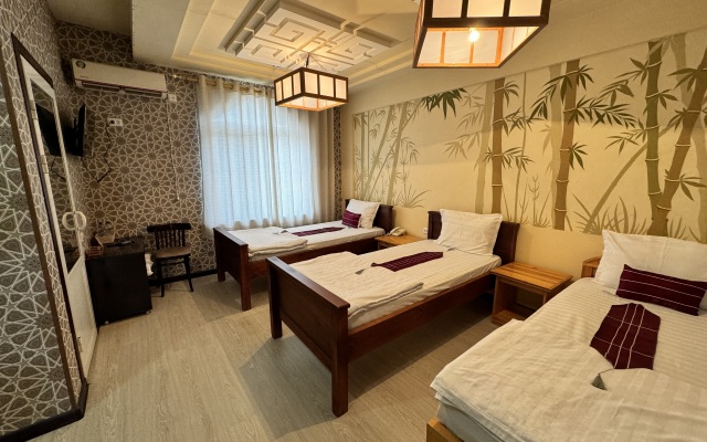 Qamar Hotel