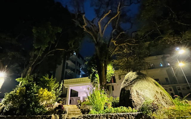 Moi Ella by Dbi Hotel
