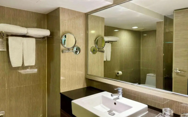 Ramada by Wyndham Bangkok Sukhumvit 11