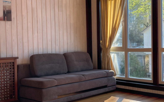 Chastny Kottedzh u reki Private house