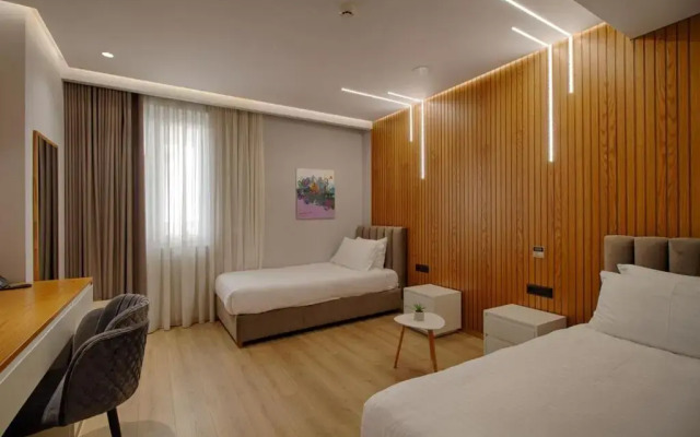 Primo Hotel