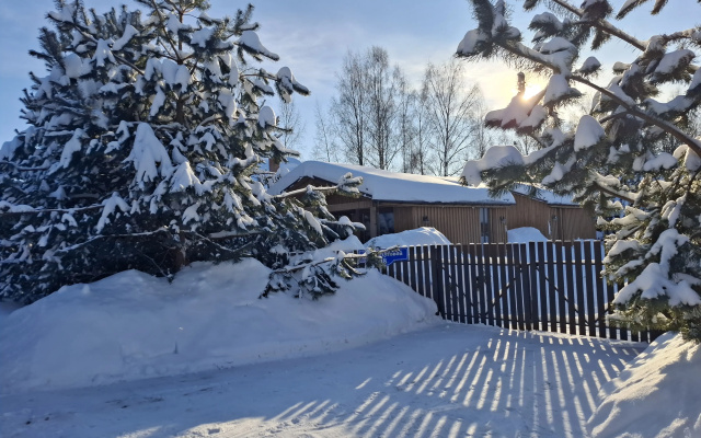 Castnyj dom na Lugovom 35m u reki v centre Zvenigoroda