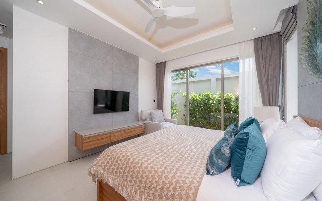Luxury villa Bangtao with a Tropical Garden Villa