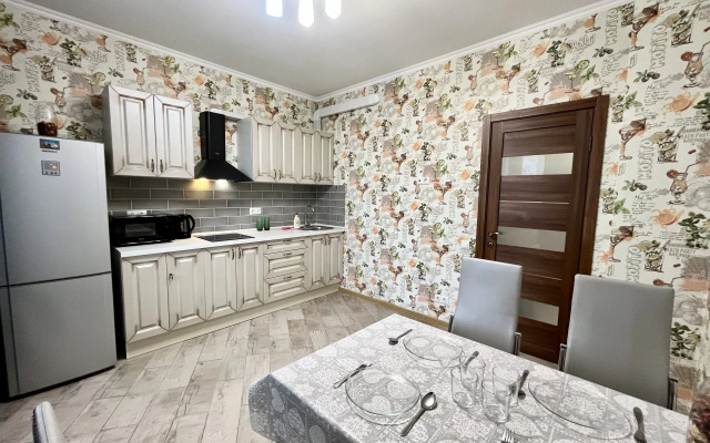 Layf 2 kom na Andreya Belogo 1 Flat