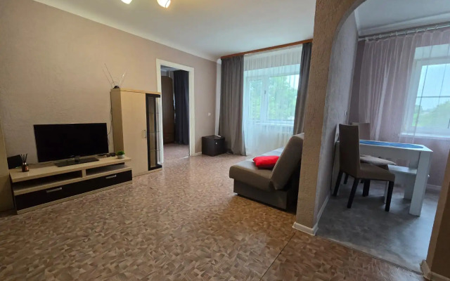Dvukhkomnatnaya Kvartira Vozle Zhd Vokzala Flat