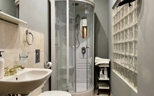 Апартаменты SivakApart c видом на Невский и Литейный проспекты