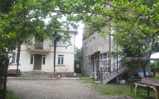 Achi Guest House