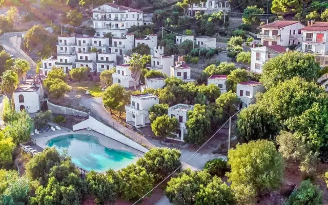 Отель Hydra Club Hotel e Village