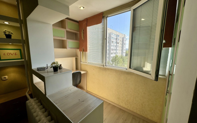 Na Ulitse Normandiya-Neman 74 Flat