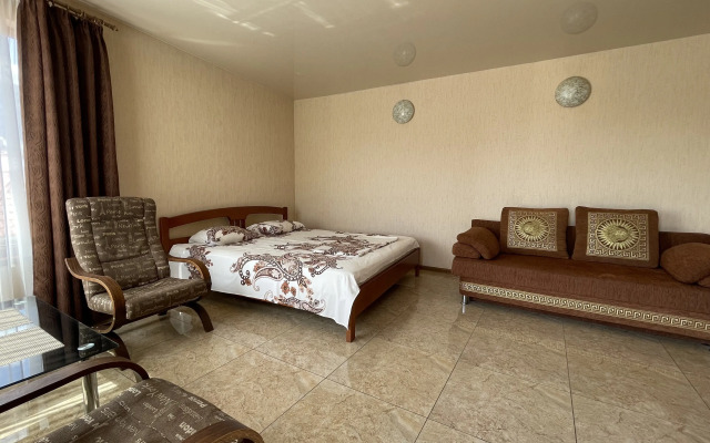 Studiya Na Ulitse Tolstogo 5 Private house