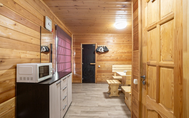 Частный дом с русской баней и банным чаном