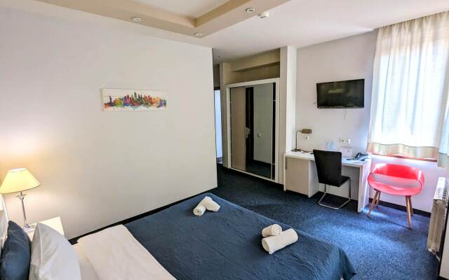 Sani Hotel