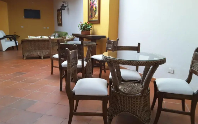 Отель Jardines de la Villa