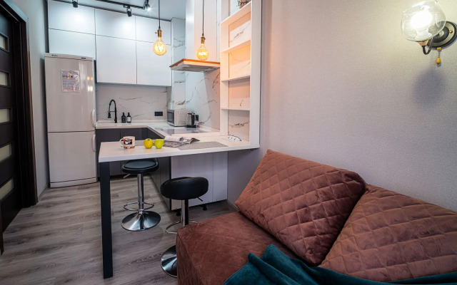 Uyutnaya Kvartira S Udobnym Raspolozheniem Flat