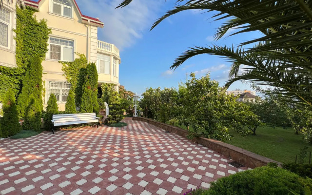 Orel-Izumrud Guest House