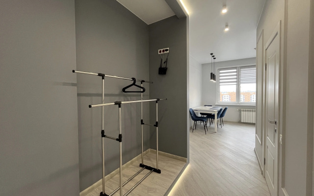 Unique Apart Golubika na PriTomskom ryadom s Kadetskim uchilishchem, LDK i Moskovskoi ploshchadyu na 16 etazhe Na Pritomskoj 31/1 Apartments
