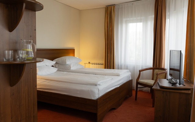 40 Meridian Arbat Hotel