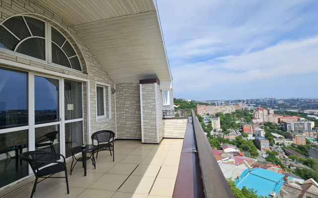 Flat Zolotoy s Terrasoy Vid na More bez Kukhni