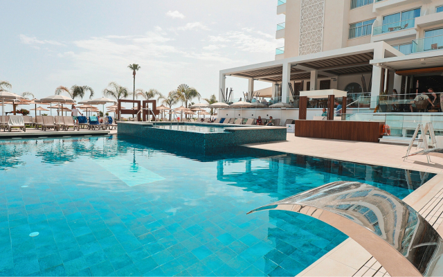 Cavo Maris Beach Hotel