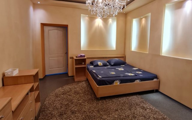 Vo Dvore Glavnogo Ofisa Nornikelya Apartments