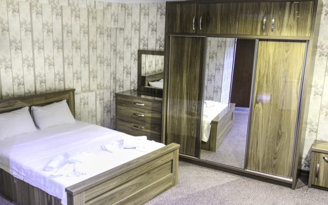 New Palace Shardeni Hotel