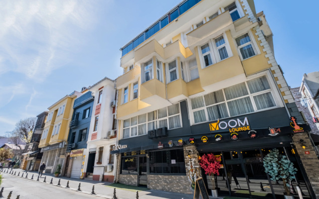 The Queen Hotel