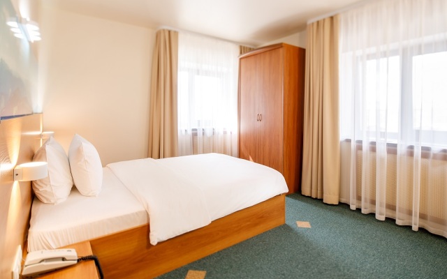 AurA Aquarelle Hotel