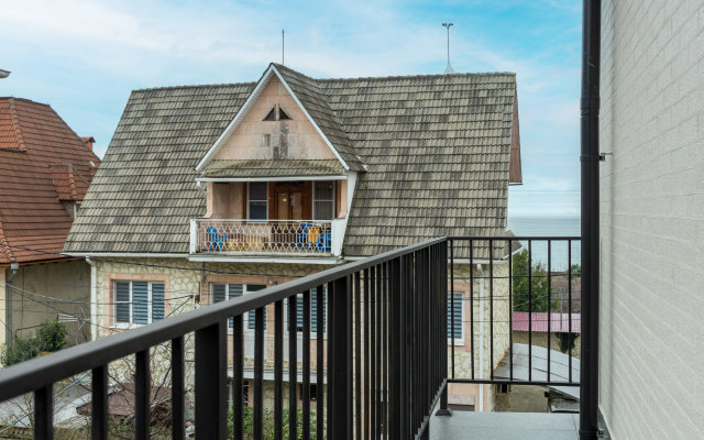 Potryasayushchaya studiya dlya 4kh chelovek v 5 minutakh ot morya Flat