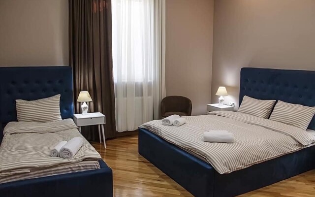 DanaEVA Hotel