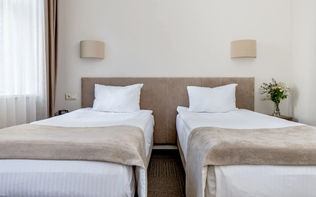 Staryij Dvorik Na Orlovskoj Hotel