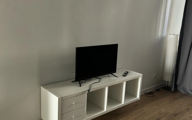 V Tsentre Bresta Flat
