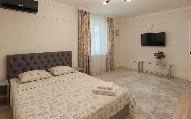 Na Prospekte Tauke Khana 95a Apartments