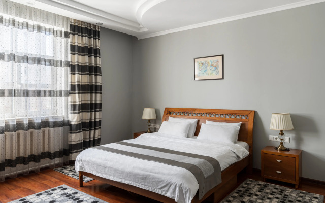 Soluxe Hotel