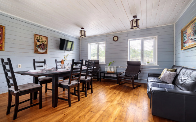 Частный дом Двухэтажный коттедж с 4 спальнями