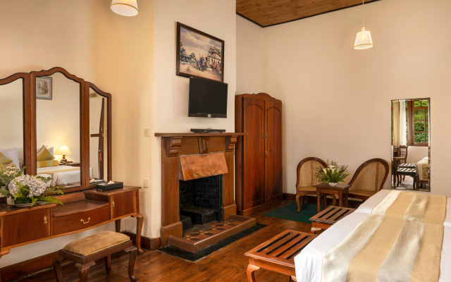Hotel The Hill Club