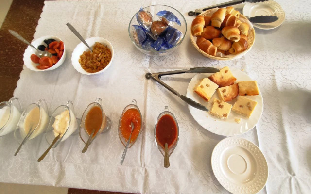 Отель Мона Лиза