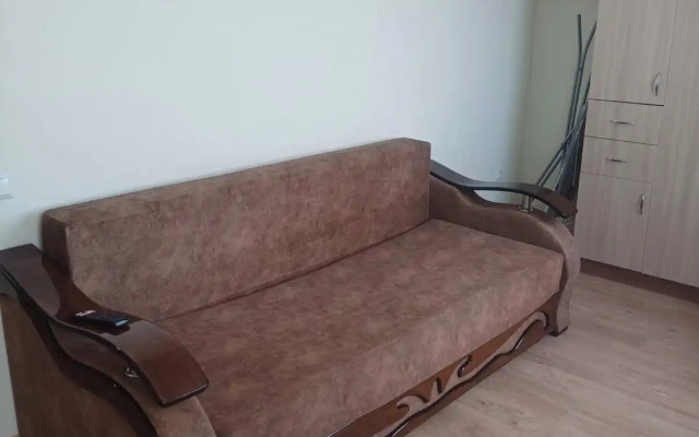 1k Ryadom S Gai Flat