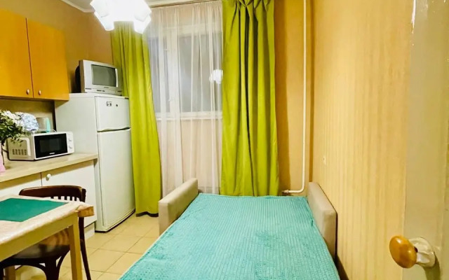 Na Yugo-Zapade Moskvy ryadom park Teply stan i Troparevskiy Flat
