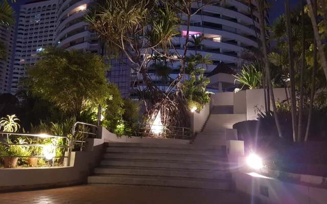 Апартаменты Jomtien Plaza Condotel