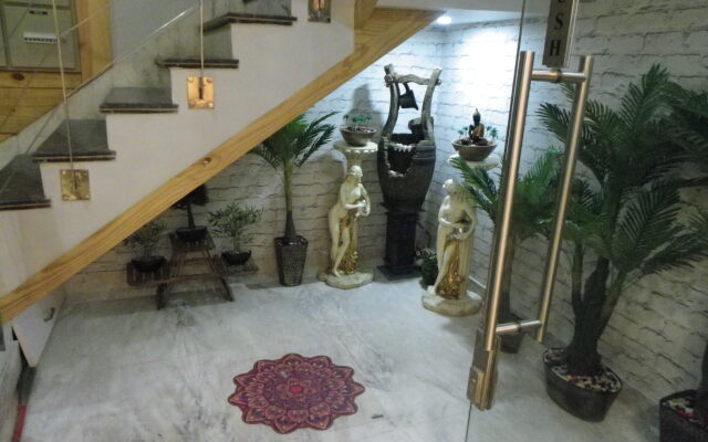The Lodge B & B